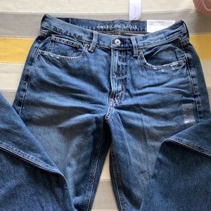 AE Low-Rise Baggy Straight Jeans